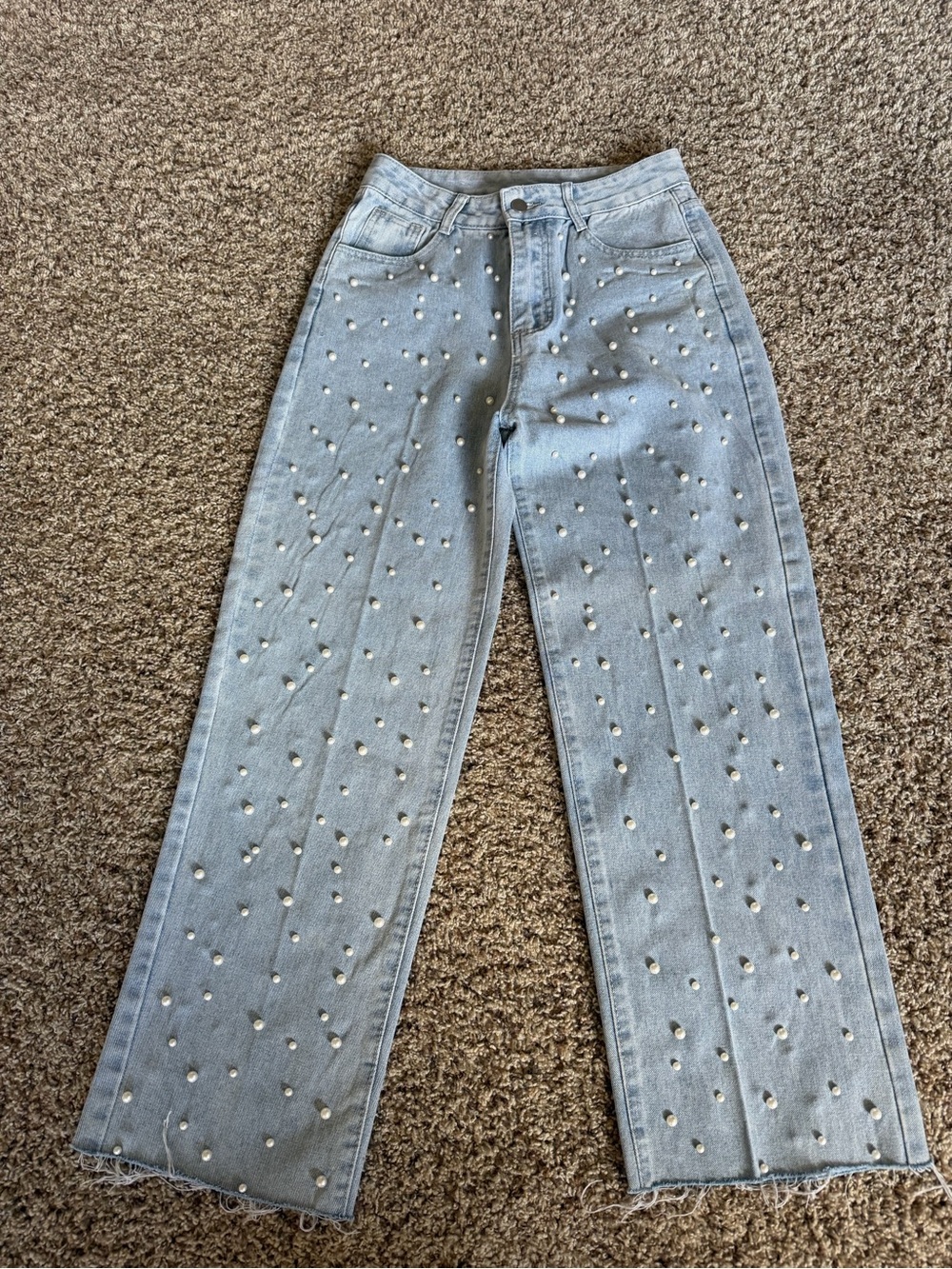 Pearl-Studded Light Blue Cropped Jeans